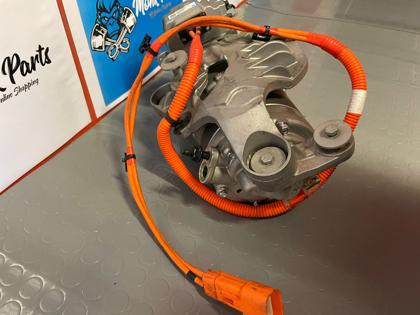 Compresor A/C aire acondicionado TESLA MODEL 3 1088198-00-L 201901043311
