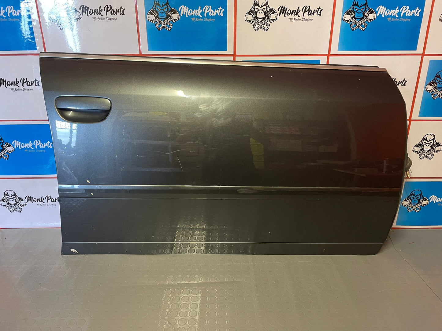 Puerta delantera derecha AUDI A6 C5 BERLINA