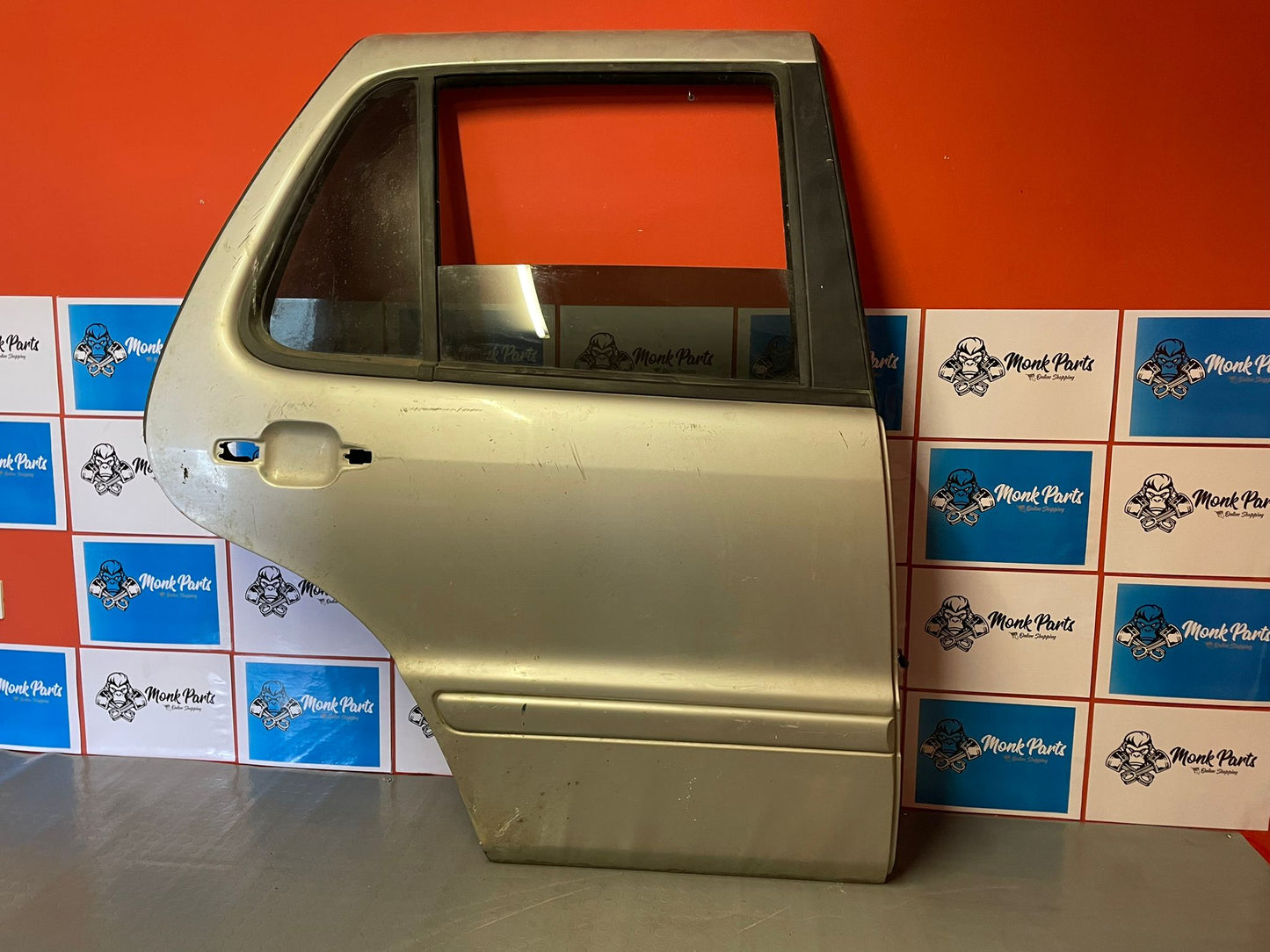 Puerta trasera derecha MERCEDES ML W163