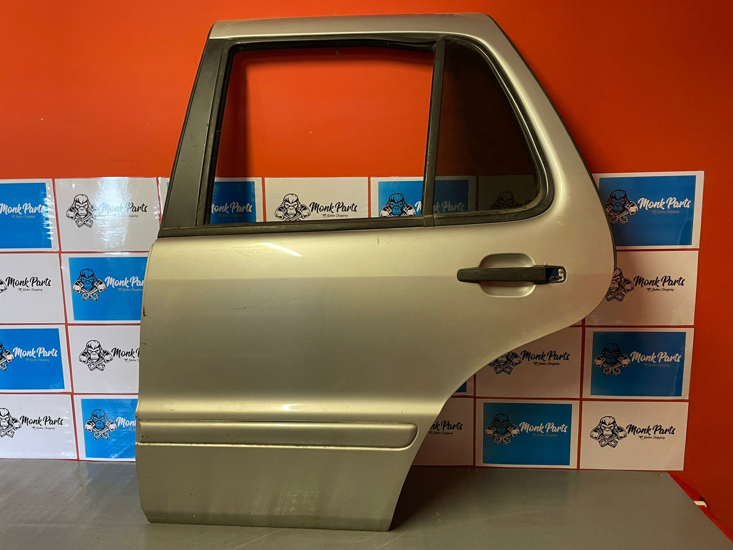 Puerta trasera izquierda MERCEDES ML W163