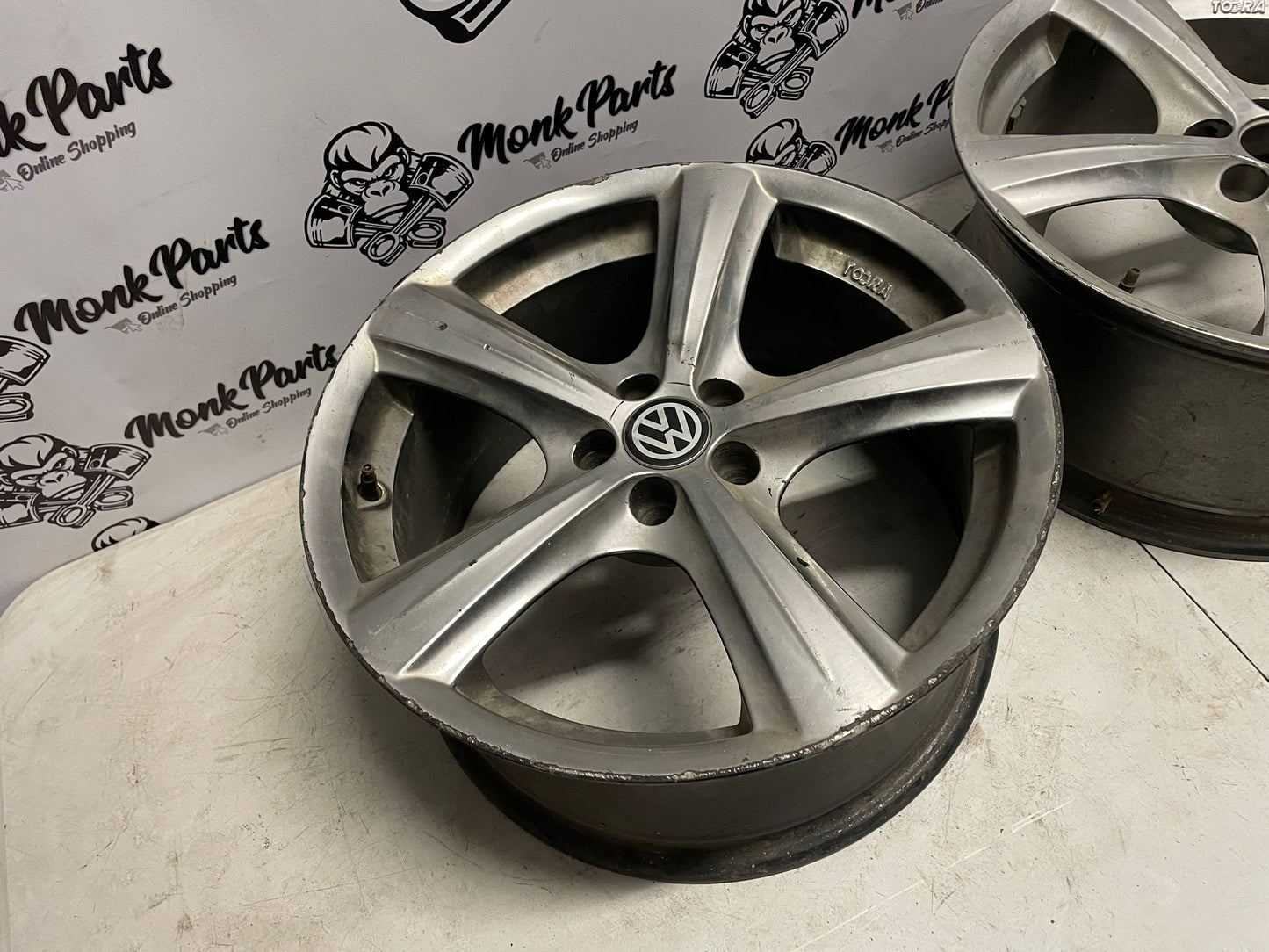 Llantas TOORA VOLKSWAGEN 17'' 8X17 ET35 (precio unidad)