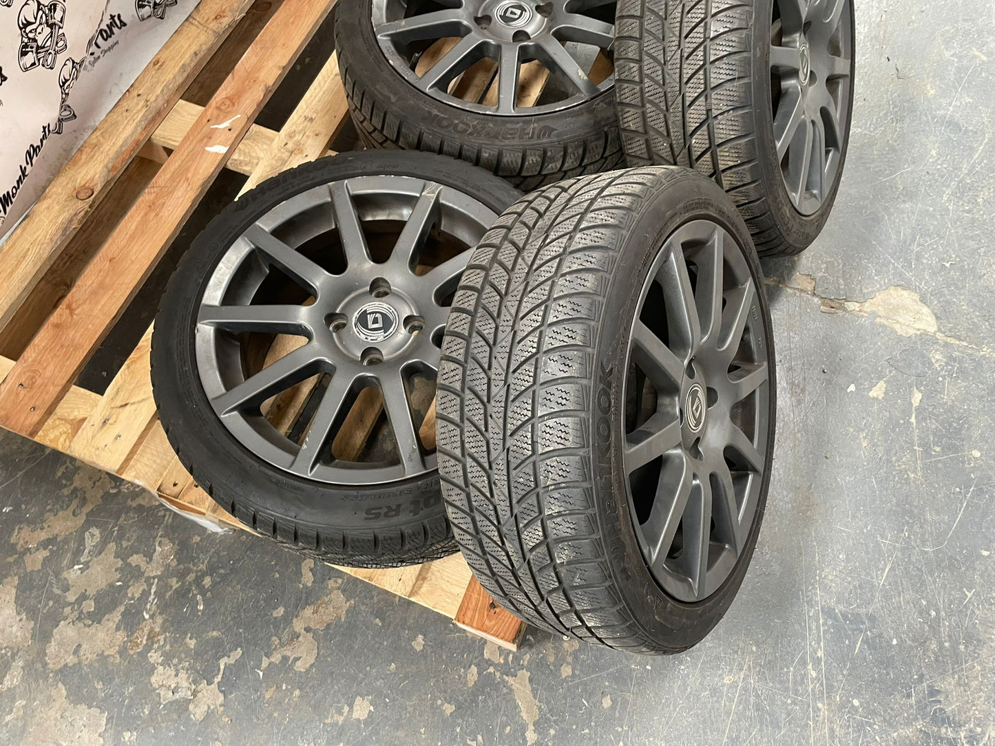 Llantas con neumático RENAULT 7X16 ET45 195/45 R16 84H