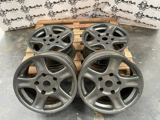 Llantas RACER TOYOTA LAND CRUISER 17'' 5X150 8X17 (para reparar)