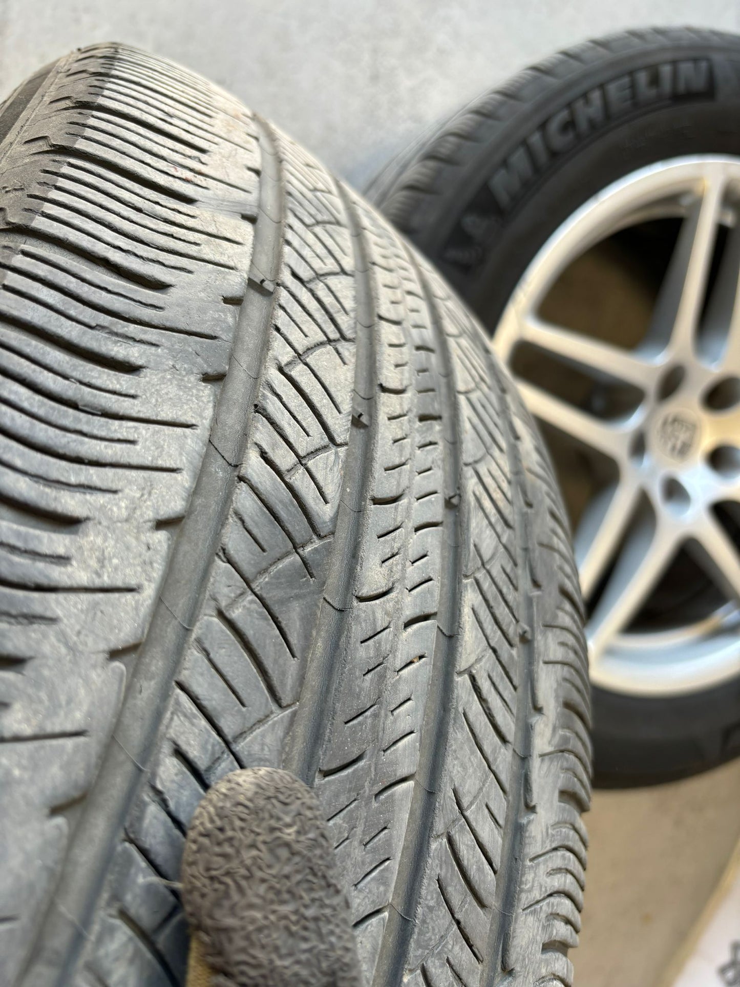 Llantas con neumático PORSCHE MACAN 18'' Originales