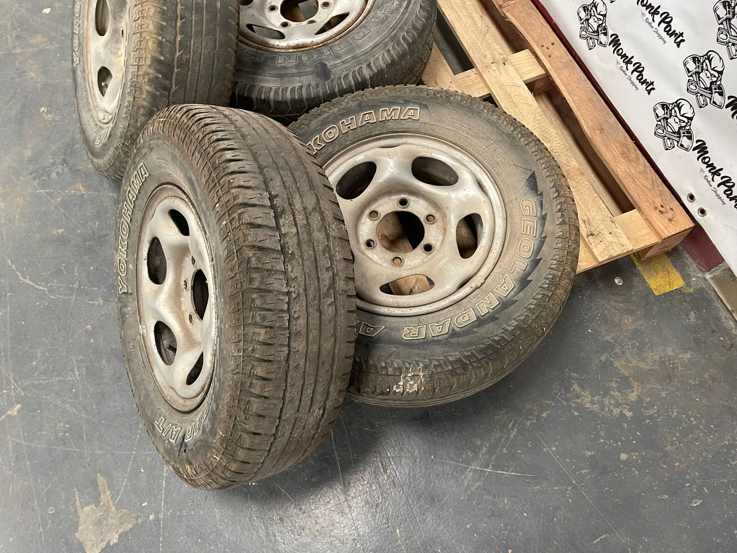 Llantas con neumático NISSAN TERRANO II 2 15''