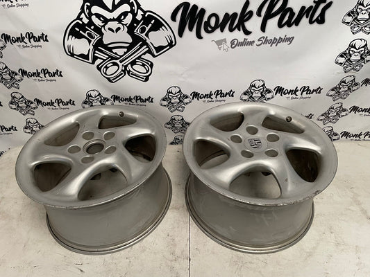 Llantas traseras PORSCHE 911 996 18'' 10x18 ET54 (precio unidad)