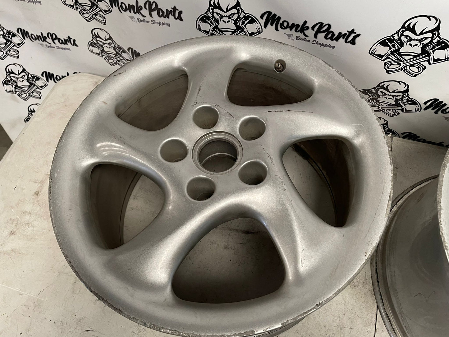 Llantas traseras PORSCHE 911 996 18'' 10x18 ET54 (precio unidad)