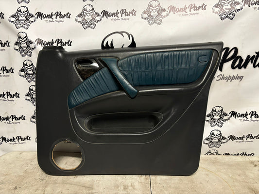 Panel puerta delantero derecho MERCEDES ML W163 A16372058708