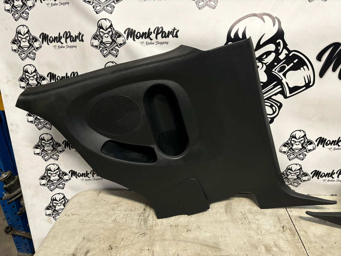 Paneles traseros NISSAN MICRA K12 76901AX600 76900AX600 (precio unidad)