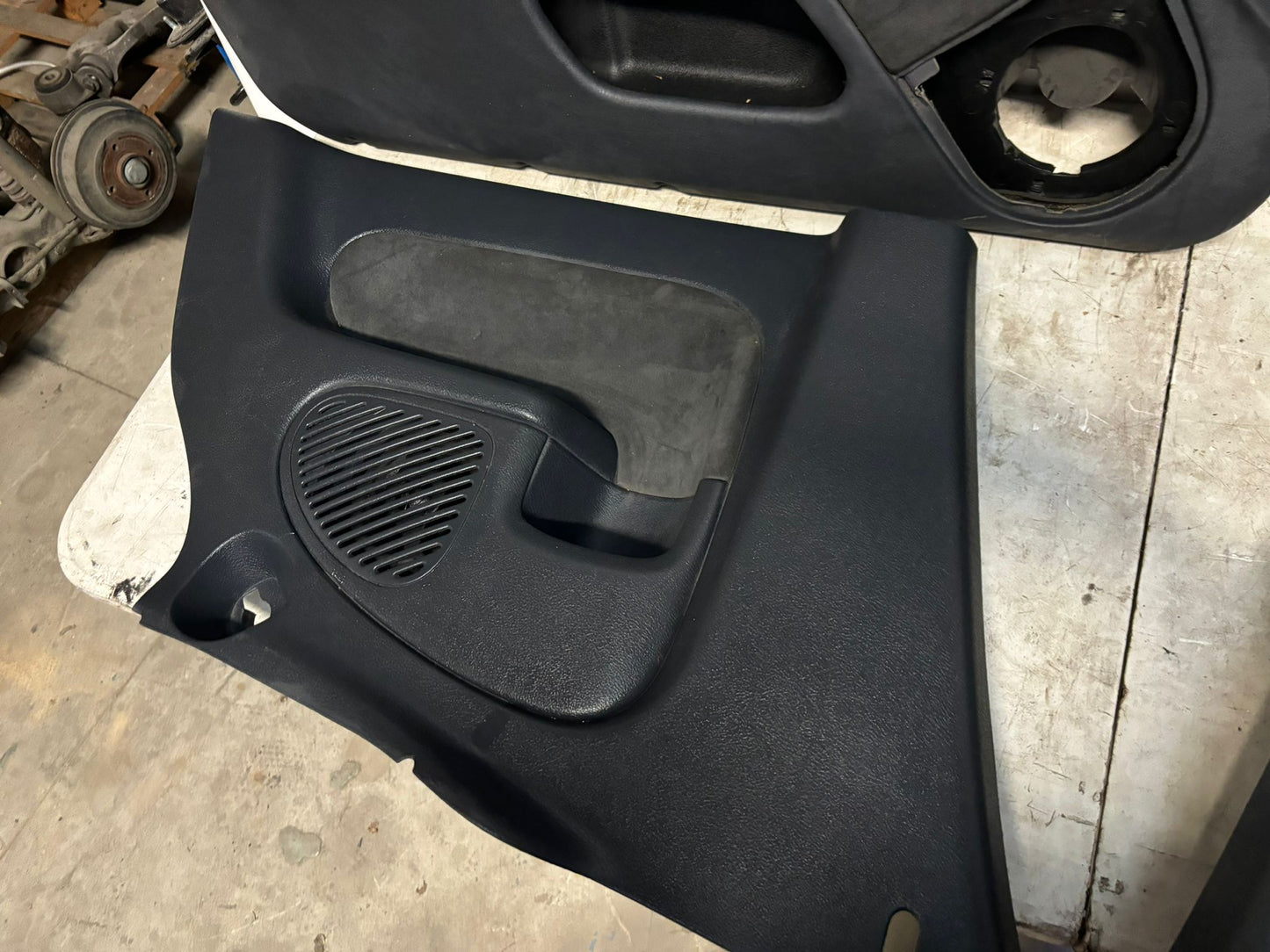 Paneles puerta RENAULT CLIO SPORT II 182