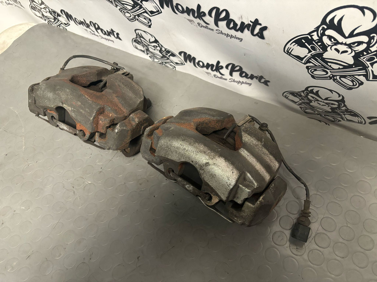 Pinzas freno delanteras VOLKSWAGEN TOUAREG R5 2.5 Originales (PRECIO UNIDAD)