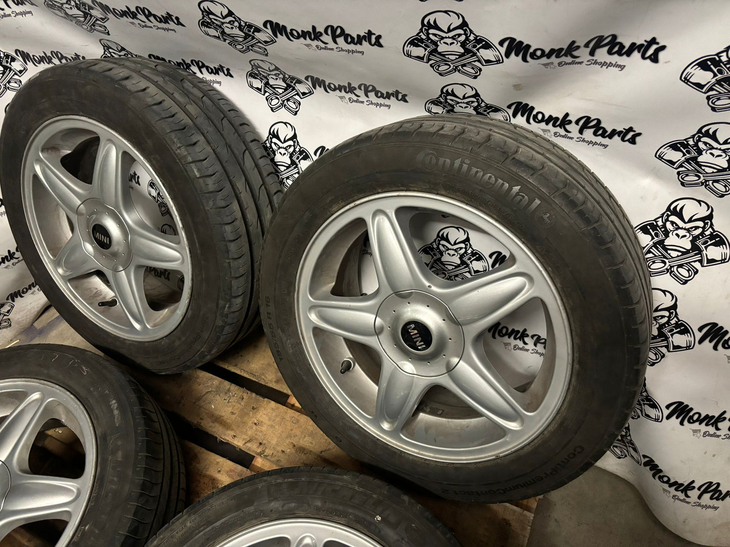 Llantas con neumático MINI 16'' Originales 6,5X16 IS48 195/55 R16 6769410-13