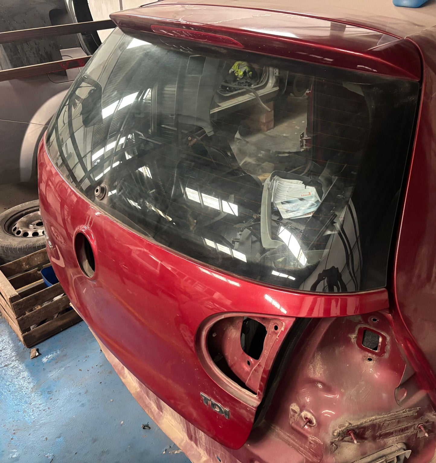 Porton trasero maletero VOLKSWAGEN GOLF V 5