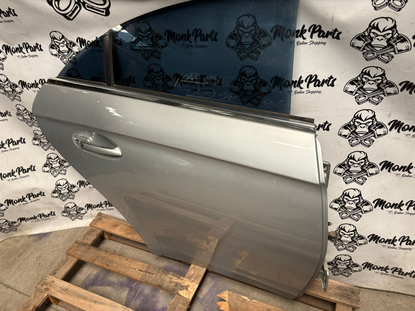 Puerta trasera derecha MERCEDES CLS W219