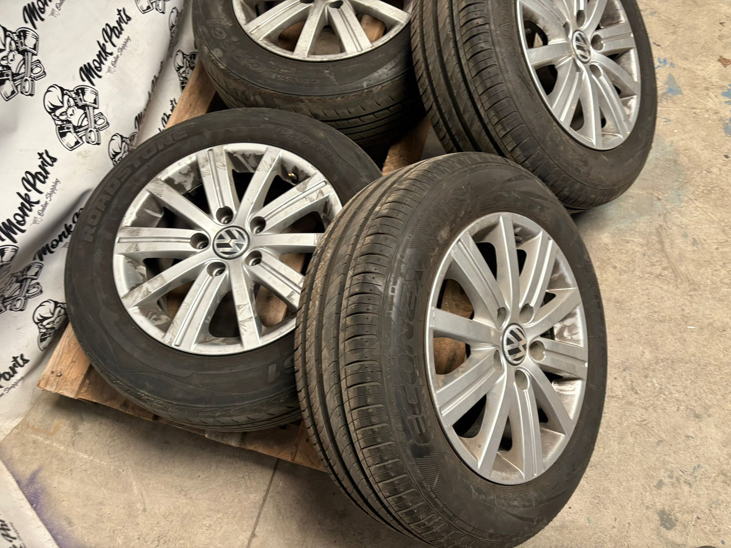Llantas con neumatico VOLKSWAGEN GOLF 15'' Originales 195/65 R15 91V