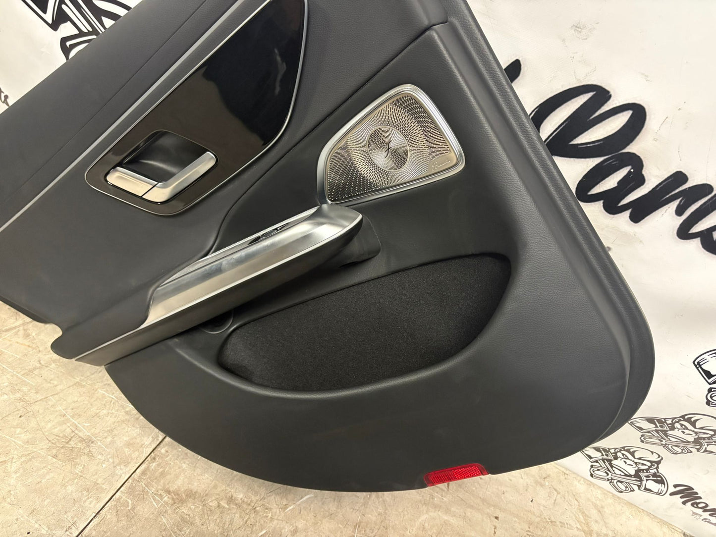 Panel puerta trasera izquierda MERCEDES E W214 , NUEVO