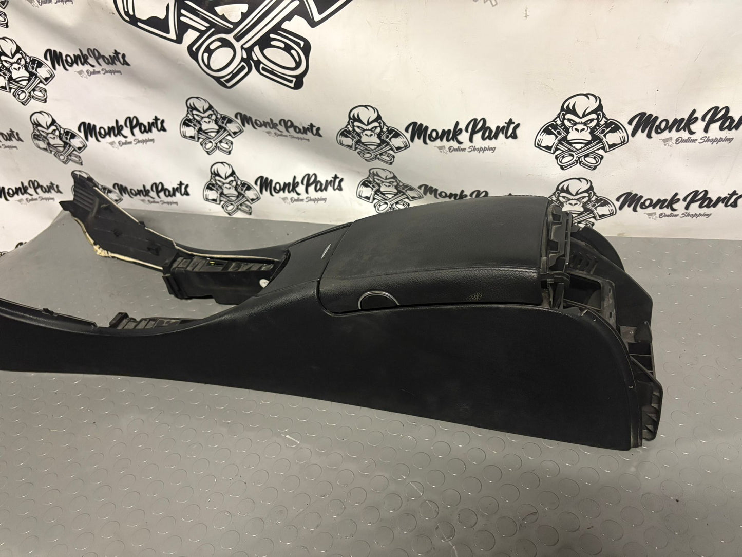 Consola central apoyabrazos MERCEDES CLS W219 Original