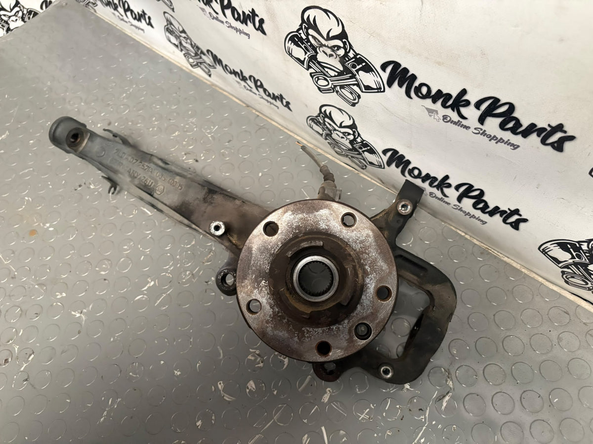 Mangueta delantera izquierda PORSCHE CAYENNE 955 7L0407257A