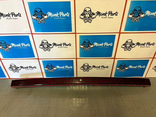 Reflector trasero DODGE STEALTH R/T MB645100