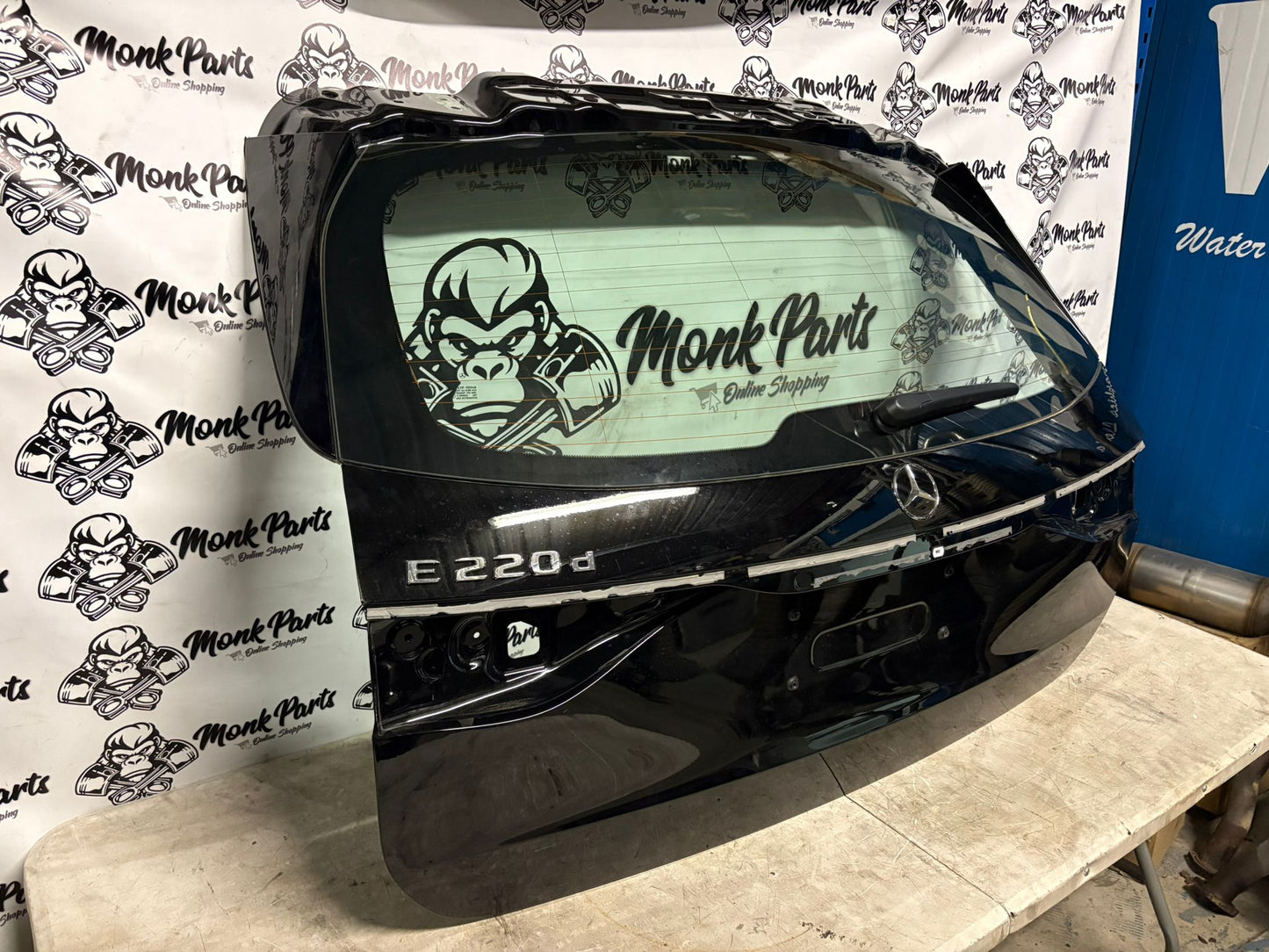 Porton maletero MERCEDES E W214 A2147420700 , NUEVO (negro)