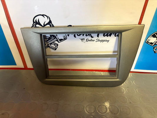 Moldura radio SEAT LEON 2