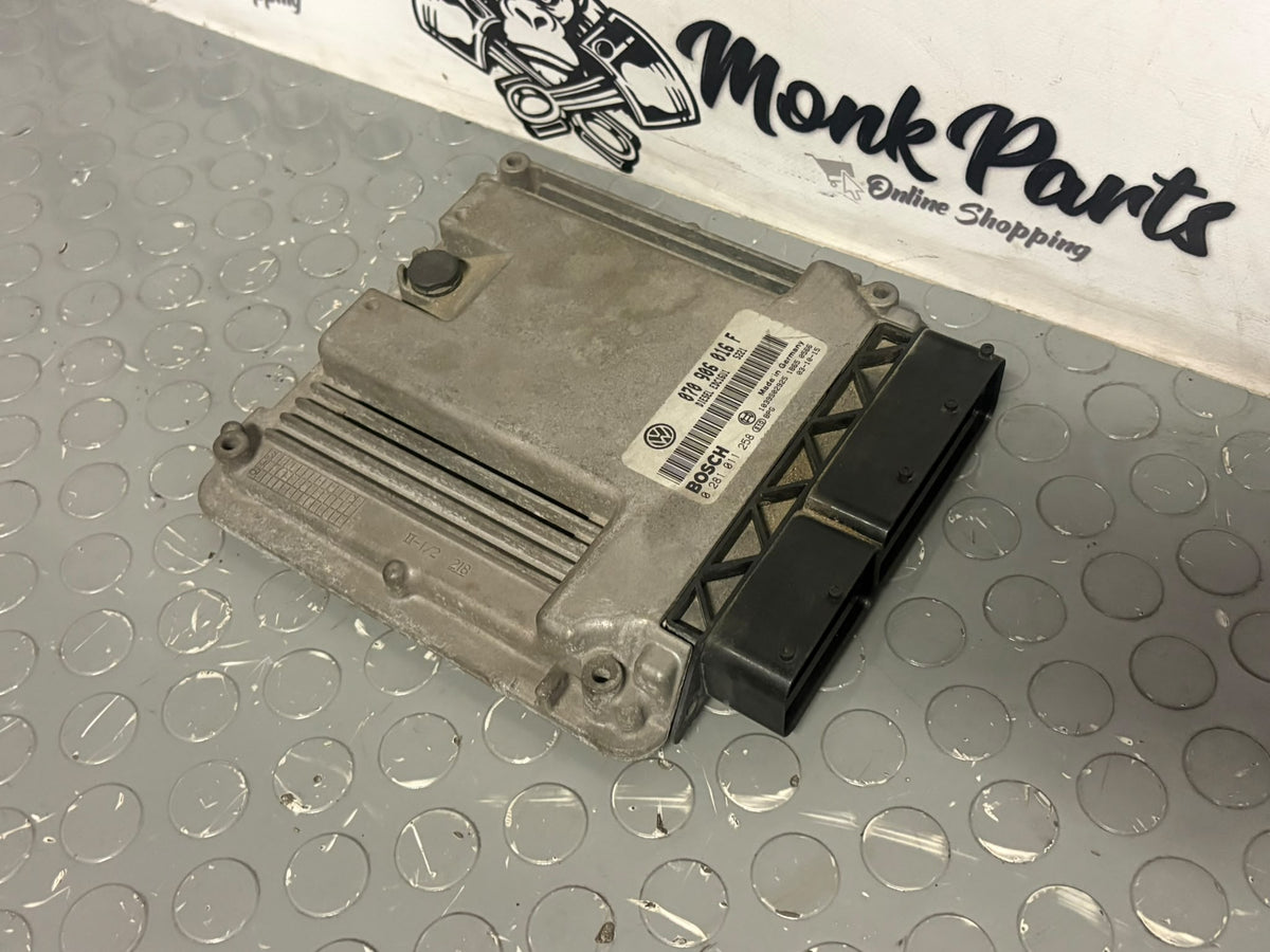 ECU Centralita motor VOLKSWAGEN TOUAREG R5 2.5 TDI 070906016F