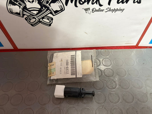 Interruptor luz freno NISSAN PRIMASTAR INTERESTAR 25320-00QAA Original , NUEVO