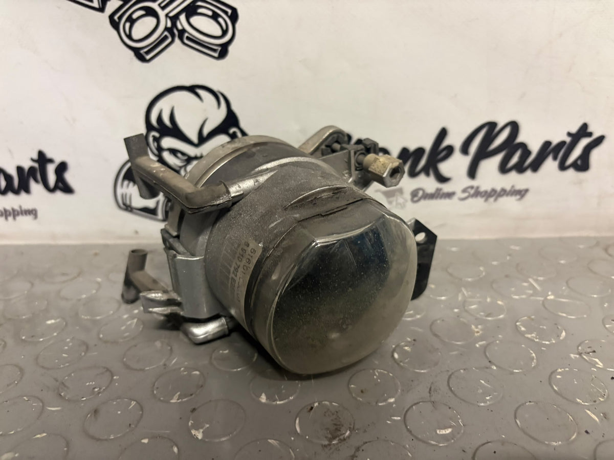 Faro antiniebla derecho BMW SERIE 3 E90 y SERIE 5 E60 6910792