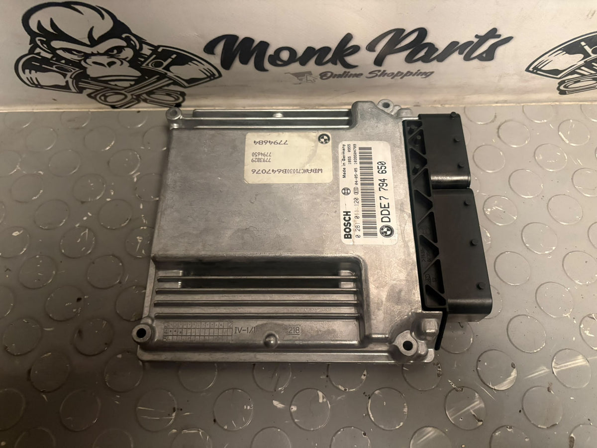 ECU Centralita motor BMW 530d E60 E61 7794650 0281011120