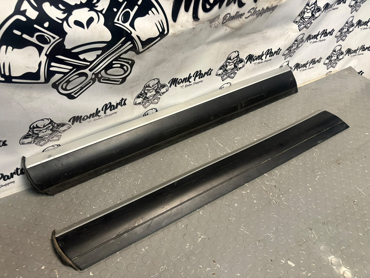Moldura puerta delantera izquierda PORSCHE CAYENNE 955 7L5837787 (precio unidad)