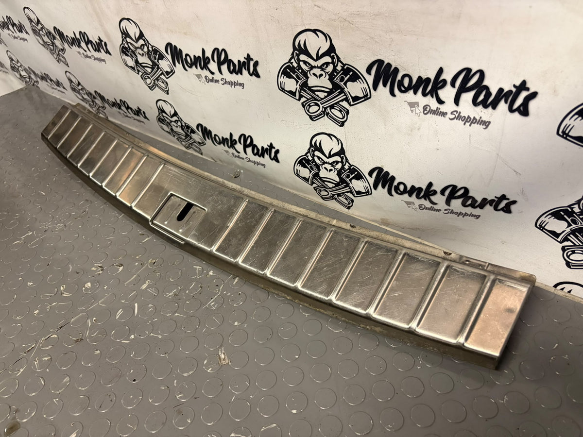 Moldura aluminio entrada maletero PORSCHE CAYENNE 955 7L5863459 C