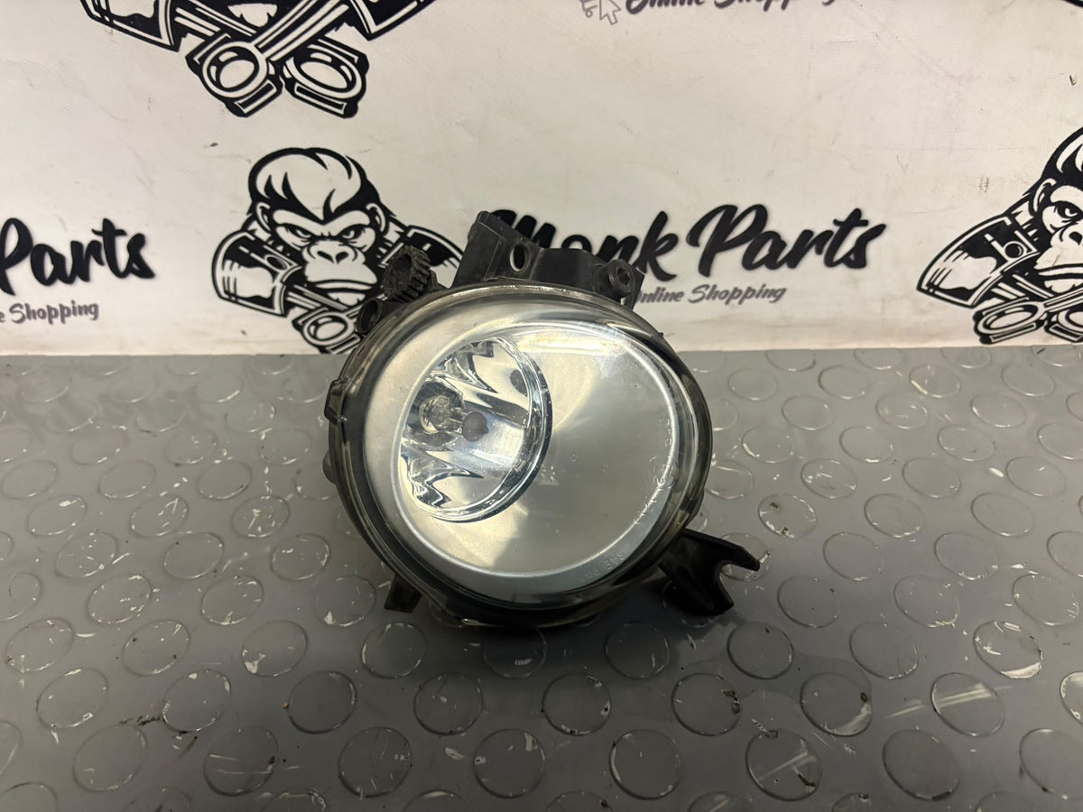 Faro antiniebla izquierdo VOLKSWAGEN TOUAREG 7L6941699B