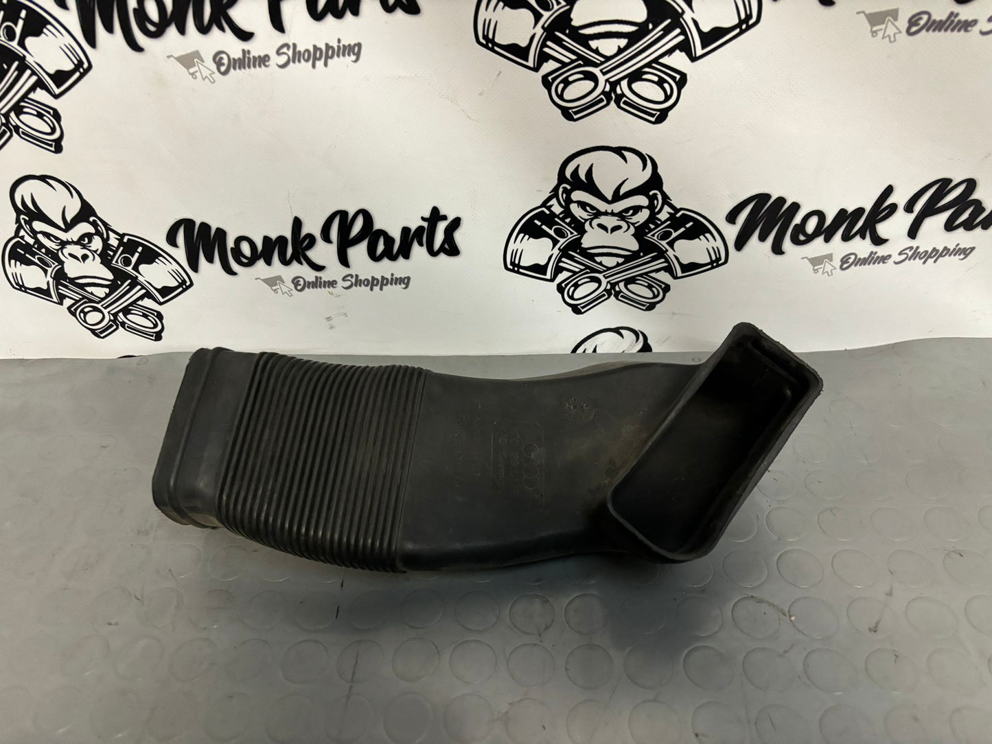 Tubo admision AUDI A6 C5 8D0129617E