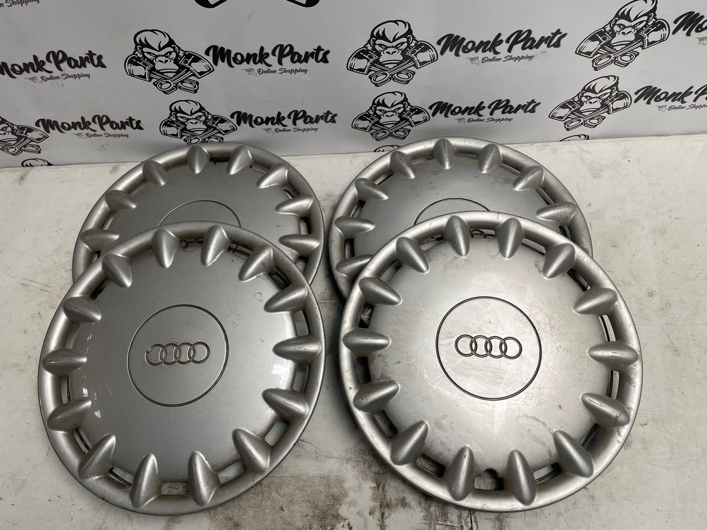 Tapacubos AUDI A4 B5 8D0601147