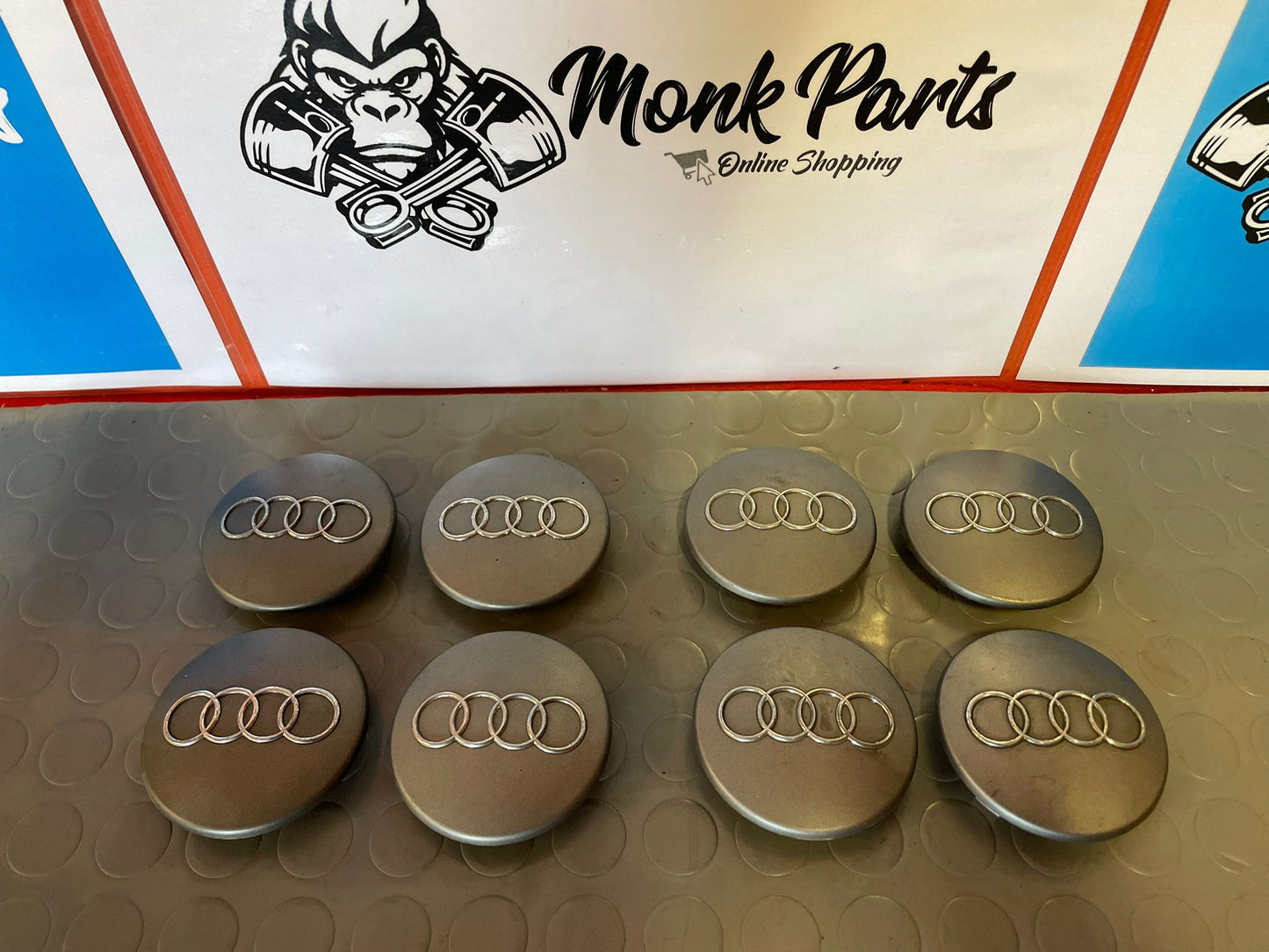 4 Tapas centro llanta AUDI 68mm 8D0601170