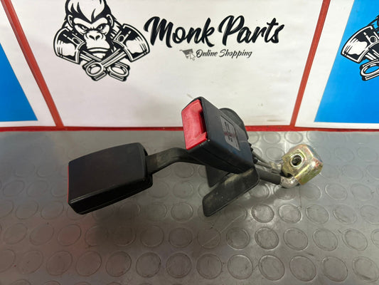 Enganche cinturon trasero AUDI A4 B5 8D0857739D
