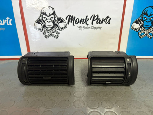 Aireadores laterales AUDI A4 B5 8D1820902 8D1820901 (precio unidad)