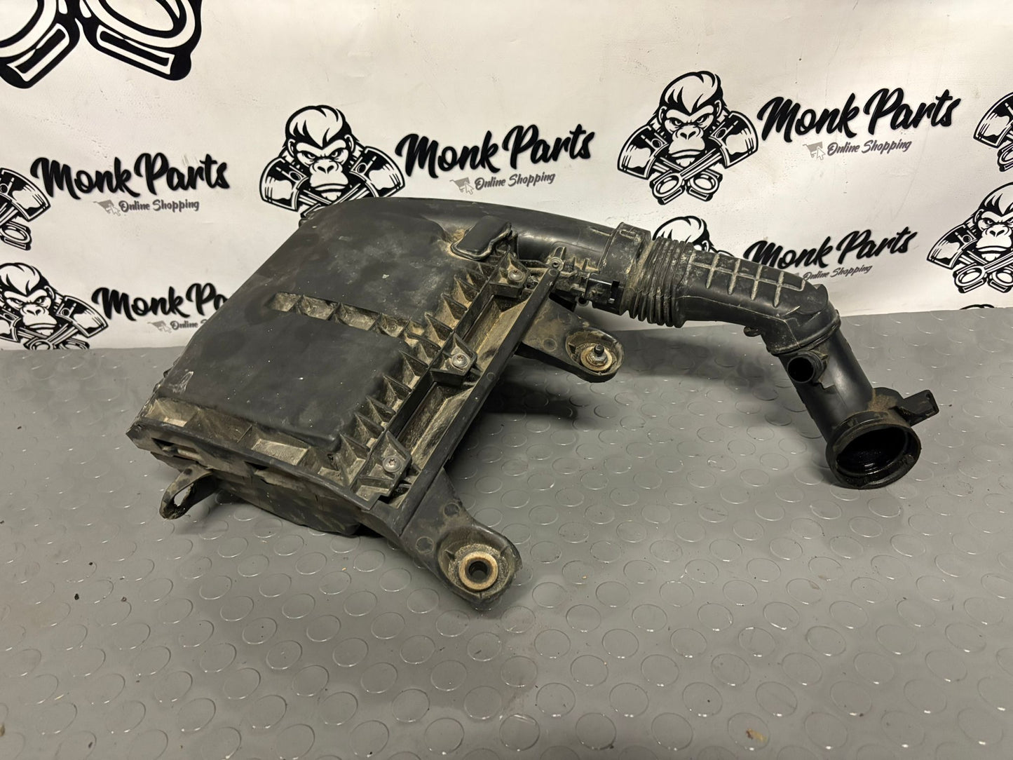 Caja filtro aire PEUGEOT PARTNER y CITROEN BERLINGO 1.6 HDI 9806561080