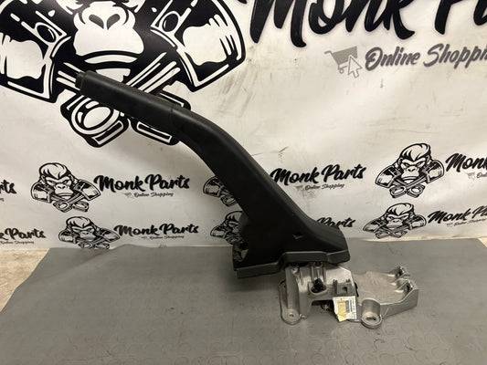 Palanca freno de mano PEUGEOT PARTNER III y RIFTER 9813931977