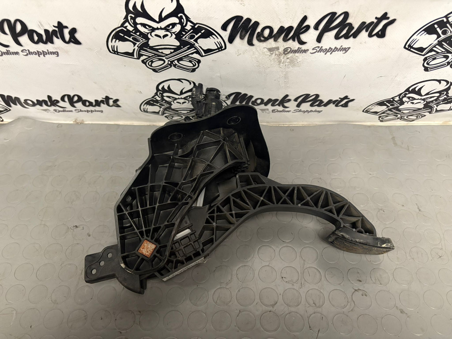 Pedal embrague PEUGEOT PARTNER III y RIFTER 9820886180