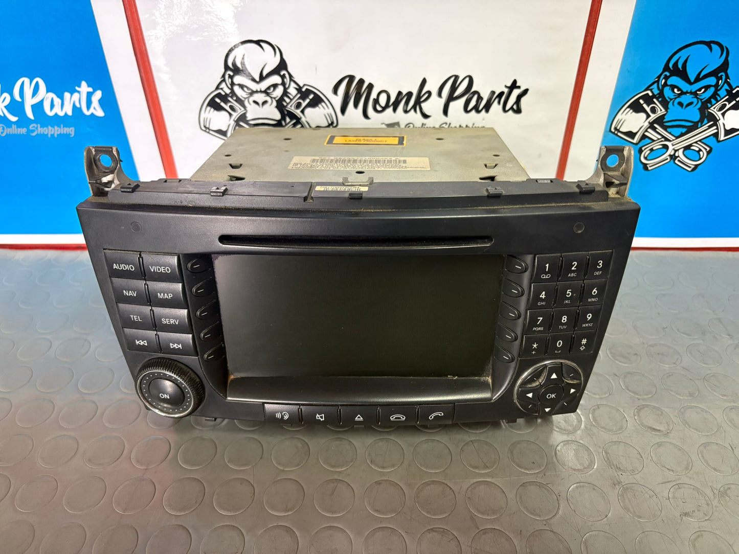 Radio CD Navegador MERCEDES G W463 A4638700189