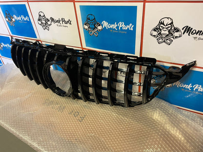 Parrilla delantera MERCEDES C AMG W205 Negra , NUEVA