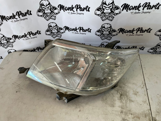 Faro delantero izquierdo TOYOTA HILUX 2005-2009