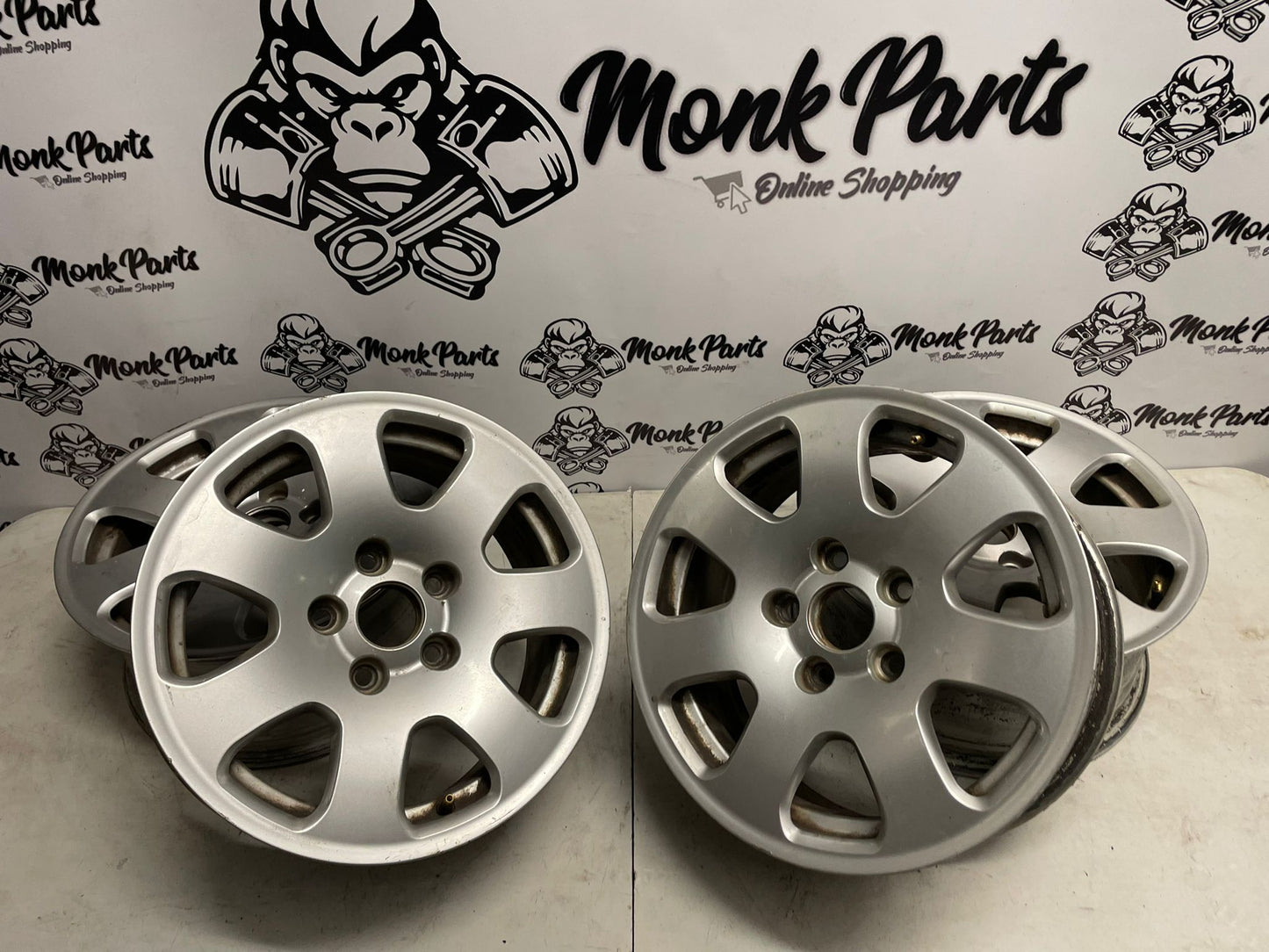 Llantas AUDI A4 B6 15'' Originales 7X15 ET39 8E0601025