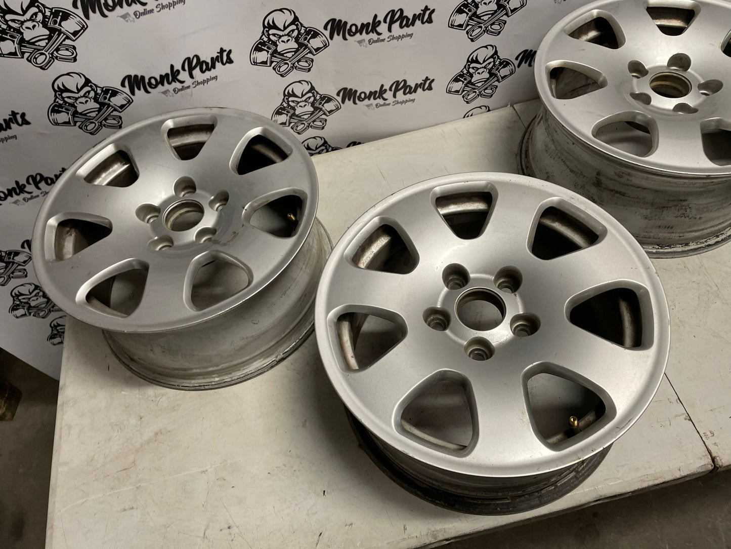 Llantas AUDI A4 B6 15'' Originales 7X15 ET39 8E0601025