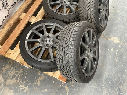 Llantas con neumático RENAULT 7X16 ET45 195/45 R16 84H