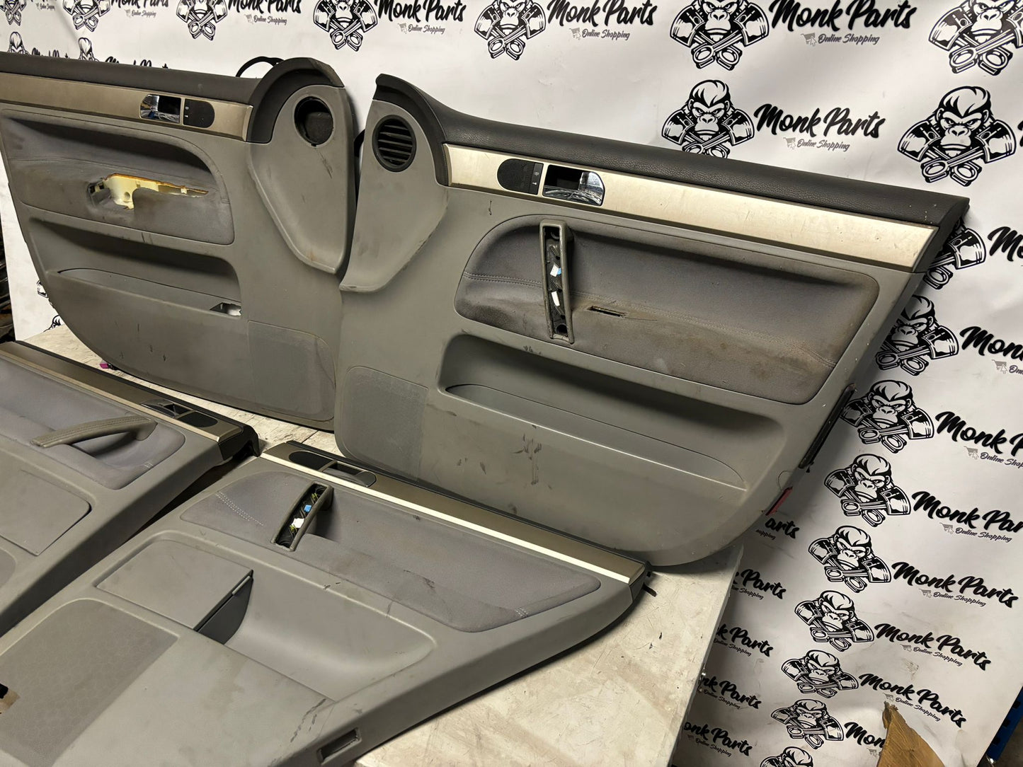 Paneles puerta VOLKSWAGEN TOUAREG 7L