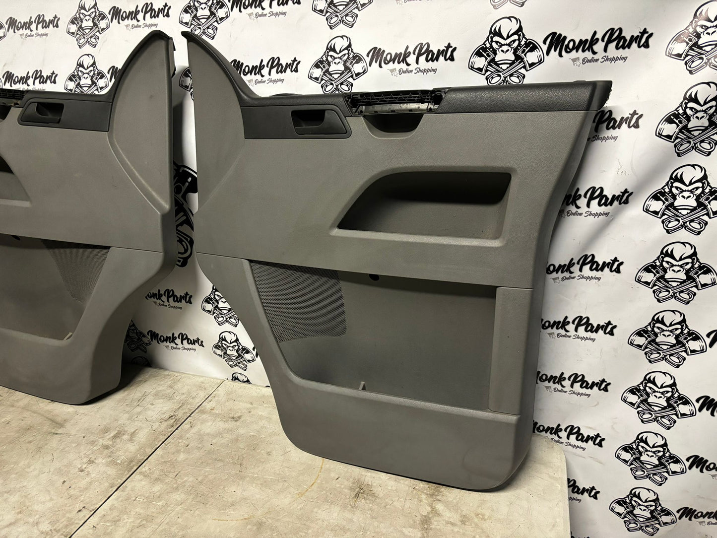 Paneles puerta VOLKSWAGEN TRANSPORTER T5 7H0867103 7H0867104