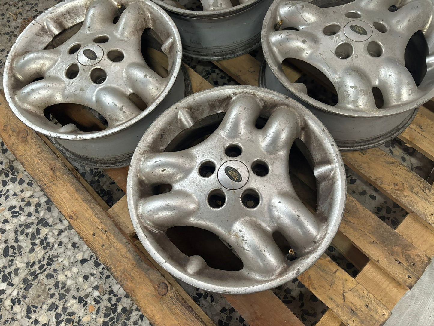 Llantas LAND ROVER FREELANDER 16'' Originales 6x16 ET46