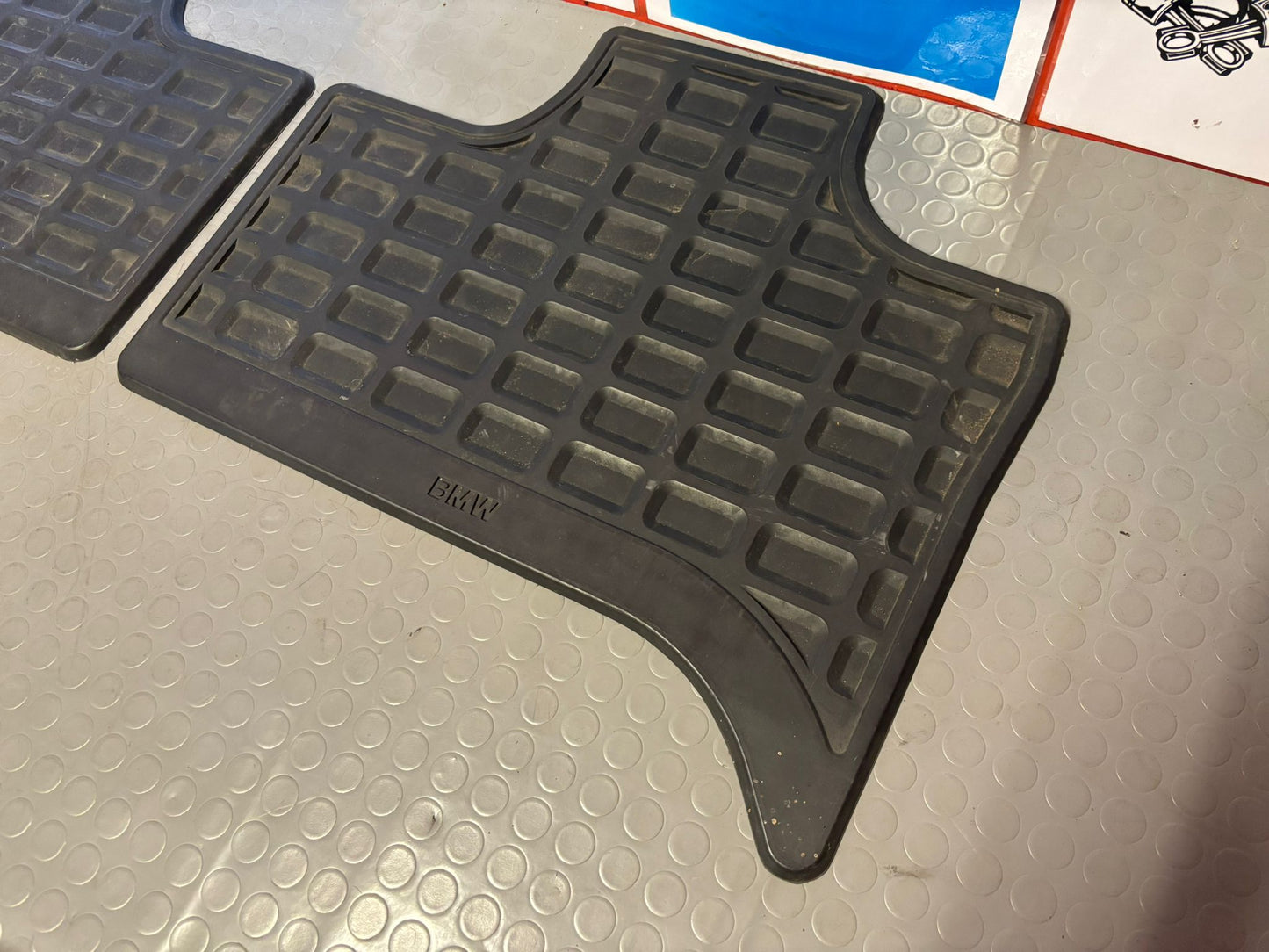 Alfombrillas traseras goma BMW X5 E53 51470008897 51470008896 Originales